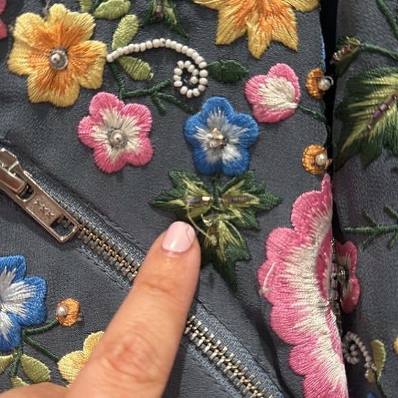 Needle & Thread Floral Embroidered Bomber Jacket grey bead - Picture 5 of 10